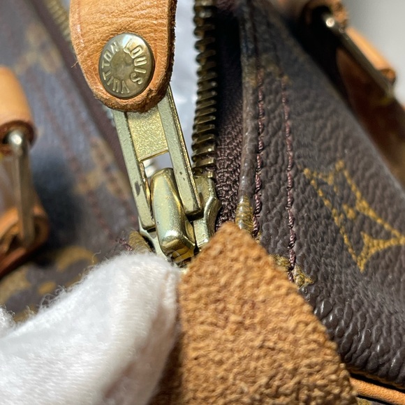 ❤️💕Speedy 30 with lock and Key💕❤️ preloved and 💯 Authentic - Picture 12 of 17